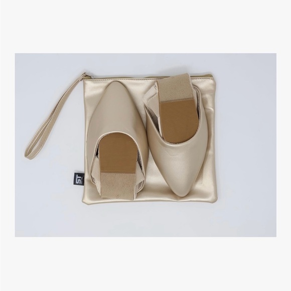 Gold Pointed Foldable Flats with Matching Clutch - Picture 3 of 4